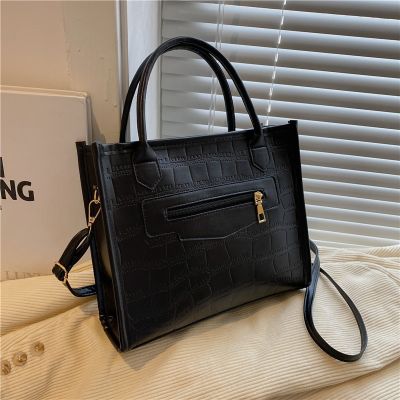 [COD] large-capacity bag womens autumn 2021 new trendy fashion tote students class leisure shoulder large