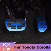 ที่เหยียบเท้ารถอลูมิเนียมแผ่นคันเร่งแผ่นแป้นเบรกเชื้อเพลิงสำหรับ Toyota Corolla E180 2014 2015 2016 2017อุปกรณ์เสริม2018