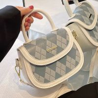 Small Design Small Bag Portable Hot Style Oblique Satchel Vogue Female 2023 New Summer Ling Semicircle Saddle Bag