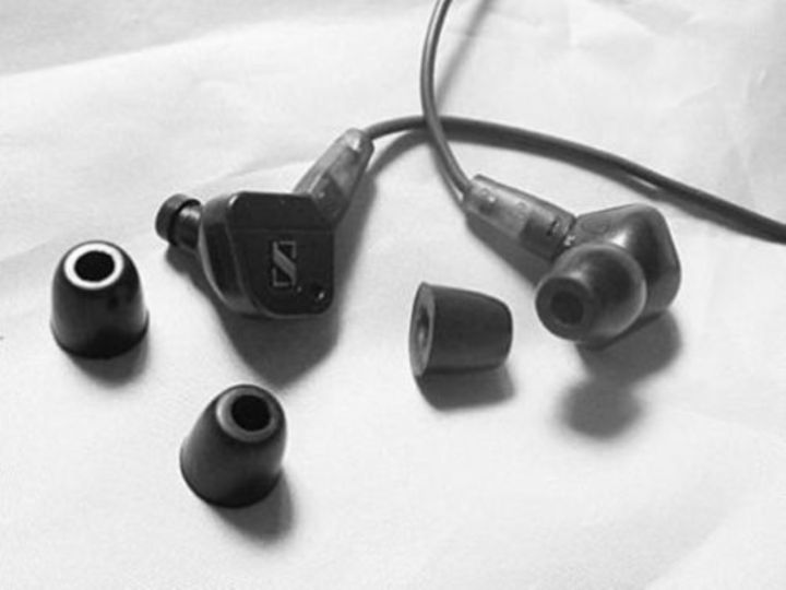 2-x-black-memory-foam-earbuds-tips-for-ie8i-ie80-ie6-ie7-ie8-earphonesfree-shipping-alistore