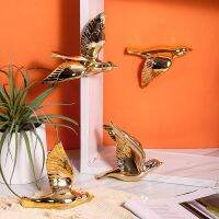 European Ceramics Bird Simulation Animal Golden Background Wall Wall Hanging Modern 3D Stereo Pendant Pigeon Home Decoration New