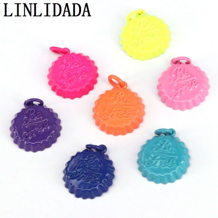 10pcs-dainty-enamel-be-free-words-on-round-bottle-cap-shape-pendantcharm-daint-medallion-charm-necklace-bracelet-charm