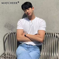 MAYCHEER   เสื้อยืดแขนสั้นคอวีสำหรับผู้ชายเสื้อยืดแขนห้าส่วนสำหรับฤดูร้อน