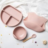 4PCS/Set Baby Silicone Tableware Bibs Set Baby Feeding Dishes Bowl Plate Spoon Children Non-slip Suction Bowl Dinnerware Bowl Fork Spoon Sets