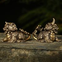 Antique Bronze Chinese Ancient Beast Qi Lin Small Ornament Copper Mythical Animal Sculpture Miniature Figurines Lucky Desk Decor