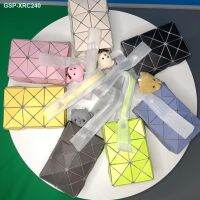 ♀♠Issey Miyake 2022 Chun Xia Miyake กระเป๋าถือหลิงพัดลมพกพาหกเฟรมกระเป๋าถือสะพายไหล่ขนาดเล็กผิวเกล็ดน้ำแข็ง