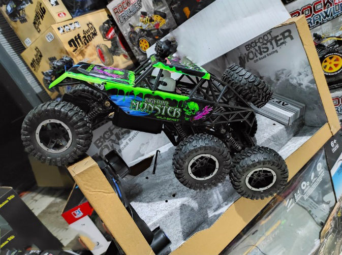 รถบังคับวิทยุ-hengjian-no-659-368-rc-bigfoot-monster-6wd-off-road-racing-รถไต่หินบังคับขับเคลื่อน-6-ล้อ-สเกล-1-16-ความถี่-2-4-ghz-เร็วแรง-ทุกพื้นผิว