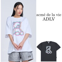 [Acme De La Vie] 2023ใหม่เสื้อยืดแขนสั้นลายหมีแนวโลหะทรงโอเวอร์ไซส์ใส่ได้ทุกเพศสไตล์