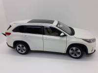 Toyota HIGHLANDER 1:18  โมเดลรถยนต์ ของเล่นลูก ของสะสม แบบจำลองรถเหล็กเสมือนจริง (มีกล่อง) (เก็บคูปองส่งฟรี หรือเก็บคูปองใช้ส่วนลดค่าจัดส่งได้ค่ะ)