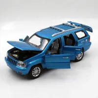 1:32 Grand Cherokee SUV โมเดลรถโลหะผสมหล่อจากโลหะของเล่นรถออฟโรดจำลองรถของขวัญสำหรับเด็กเสียงและไฟ