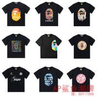 BAPE เสื้อยืดแขนสั้นพิมพ์ลายด้านหน้าและด้านหลัง,ผ้าฝ้ายบริสุทธิ์คอกลมยอดนิยมสำหรับวัยรุ่น