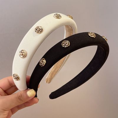 [COD] French Hepburn style camellia headband autumn and winter high-skull top wide-brimmed hair card high-end elegant temperament accessories