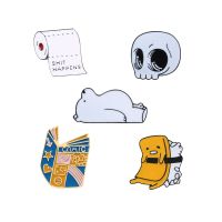 Fashion Cartoon Brooch Cute Ice Bear Dog Punk Enamel Pin Badge Skull Roll Paper Book Lapel Broochs Men Women Jewelry Accessories