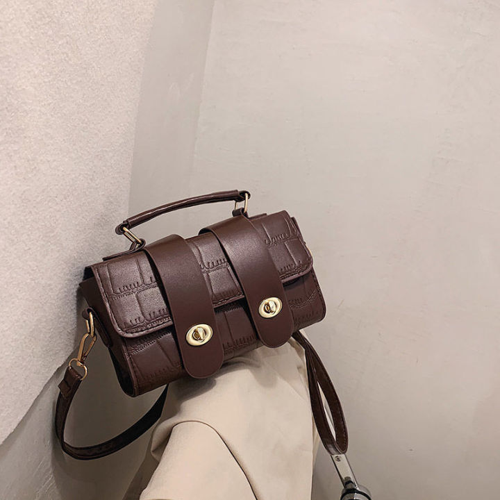 Leather texture fashion retro hand bag small square new fashion niche light  luxury high sense crossbody bag