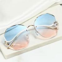 [ZOMI] UV400 Fashion Womens Tea Gradient Ocean Water Cut Trimmed Metal Curved Temples Sunglasses