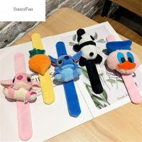 SUNNYFAN แถบข้อมือผ้ากำมะหยี่สำหรับเด็กลาย Kado Ulang Tahun ตุ๊กตาสัตว์อะนิเมะฉลามสำหรับเด็กสร้อยข้อมือพลัชตุ๊กตาสัตว์