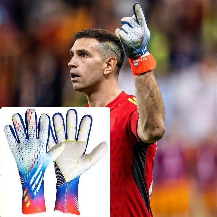 New genuine gloves Qatar's World Cup 2022 gold glove winner emiliano