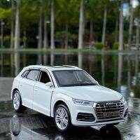 1:32 Audi Q5 Suv โมเดลรถโลหะผสม Diecast Amp; ของเล่นโมเดลรถยนต์สะสมเสียงและแสงจำลองสูงเด็ก