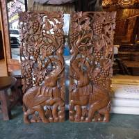 กรอบรูปติดผนัง (1คู่)  carved teak plaque for decoration ไม้สักทอง แผ่นไม้สักแกะสลัก ลาย ช้างกับองุ่น  ขนาดรวม กว้าง35xหนา3xสูง90 Cm ใช้ไม้สักแก่คุณภาพดี