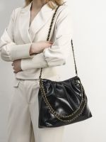 Hong Kong counter trendy brand womens bag 2023 new chain large-capacity womens leather shoulder bag niche high-end bag