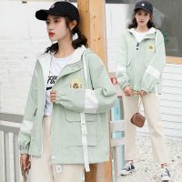 College wind tooling BF hooded jacket female joker harajuku学院风工装外套女百搭BF连帽原宿风衣初中高中学生宽松棒球服