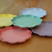 French LE CREUSET Cool Color จานจานดอกไม้ 4 ชุด 22 cm. จานแท็บเล็ตสําหรับครัวบ้าน