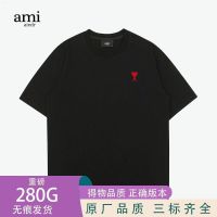 เสื้อกีฬาแขนสั้น Ami สำหรับคู่รักชายและหญิงเสื้อยืดแบรนด์อินเทรนด์มีรูปแบบเดียวกันทรงหลวมสีแดงขนาดเล็ก