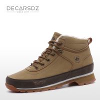 DECARSDZ Men Boots 2022ใหม่สั้น Plush Snow Boots รองเท้าหนัง Comfy ผู้ชายลื่นรองเท้าผ้าใบรองเท้าฤดูหนาวคลาสสิก Boots