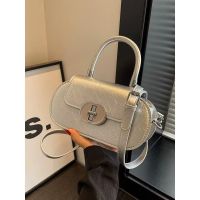 High-end bags for women 2023 new niche design summer shoulder crossbody bag internet celebrity hot style