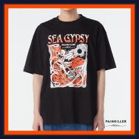 (PAINKILLER) SEA GYPSY OVERSIZED T-SHIRT / เสื้อยืดผู้ชาย เสื้อแขนสั้นชาย โอเวอร์ไซส์ เสื้อผ้าผู้ชาย เพนคิลเลอร์ / T-Shirt menswear PAINKILLER Outlet / AW22