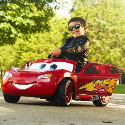 Disney•Pixar Cars 3 Lightning McQueen 6V Battery-Powered Ride On by Huffy รถแบตเตอรี่เด็ก คาร์ส แมคควีน คันใหญ่ ลิขสิทธิ์แท้ โดย Huffy นำเข้า อเมริกา ราคา 11900 บาท