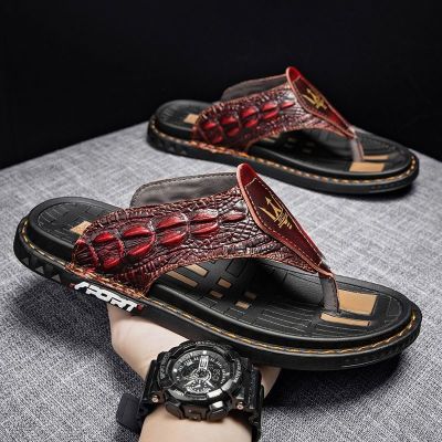 Flip-flops mens 2022 summer large size leather new sandals and slippers go out to non-slip high-end pincers