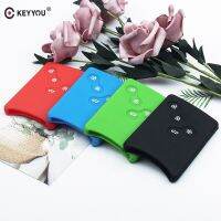 KEYYOU เคสปลอกซิลิโคน4รีโมทกุญแจรถยนต์สำหรับพวงกุญแจบัตรชมวิวที่ใส่อุปกรณ์ป้องกัน Renault Clio Logan Megane 2 3 Koleos