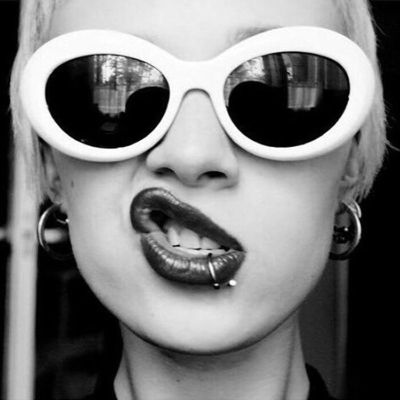 Kurt Cobain Round Sun Glasses Fashion Retro Oval Style Sunglasses Woman Ladies White Black Vintage Oculos De Sol Feminino