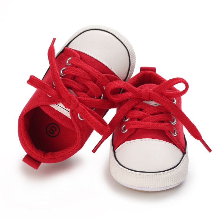 รองเท้าใส่เดินแฟชั่นคลาสสิกพื้นนุ่มป้องกันการลื่นเรียบง่ายสำหรับเด็กทารกอายุ0-12เดือน