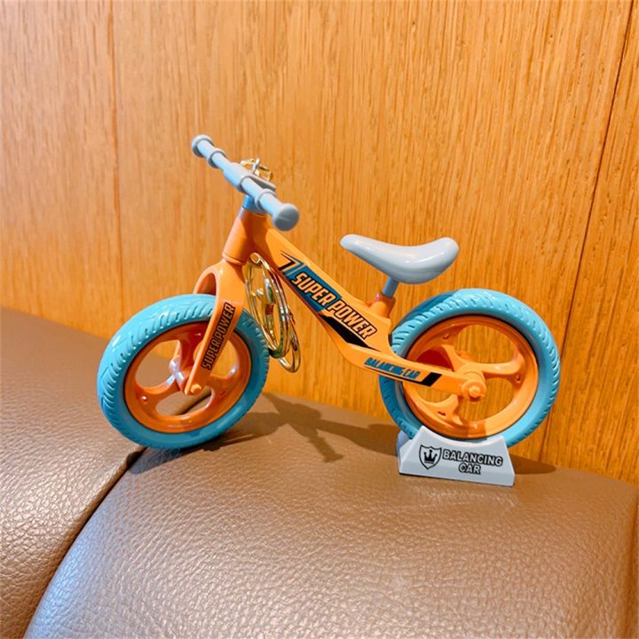 สต๊อกพร้อม-จี้ห้อยกระเป๋าพวงกุญแจน่ารักเครื่องประดับโซ่กุญแจจักรยานประกอบที่สร้างสรรค์