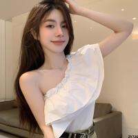 กระโปรงยีนส์ดีไซน์สั้นเอวสูงใบบัวฝรั่งเศสฤดูร้อน T เสื้อมีอารมณ์เฉียงครึ่งตัวไหล่เดียว + เสื้อสูทผู้หญิง