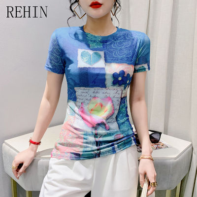 REHIN เสื้อตาข่ายฤดูร้อนแฟชั่นใหม่ของผู้หญิงเสื้อยืดแขนสั้นพิมพ์ลายการออกแบบลวดลายที่ไม่ซ้ำใครเสื้อยืดคอกลมบาง S-3XL เสื้อตามเทรนด์ที่สง่างาม