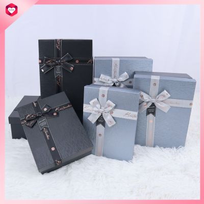 HappyLife Gift Box กล่องของขวัญ กล่องของชำร่วย กล่องกระดาษอย่างแข็ง กล่องดอกไม้ กล่องตุ๊กตา รุ่น C61307-130T