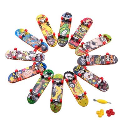 Fingerboard Toy Finger Skateboards for Kids 12pcs Mini Finger Skateboard Toy Skateboard Mini Finger Toys Set Skate Board Fingertip Movement Teen Adult Party Favor relaxing