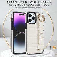 CSCR เคสโทรศัพท์สายรัดข้อมือแบบจีบสำหรับสีทึบ iPhone 14 13 12 11 Pro Max 14 Plus 13 12 Mini XR XS Max 7 8 Plus SE2วงแหวนโลหะกันกระแทก