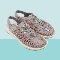 ?จัดส่งที่รวดเร็ว? KEEN Woman Uneek - Drizzle/Fawn รองเท้า คีน แท้ รุ่นฮิต ผู้หญิง