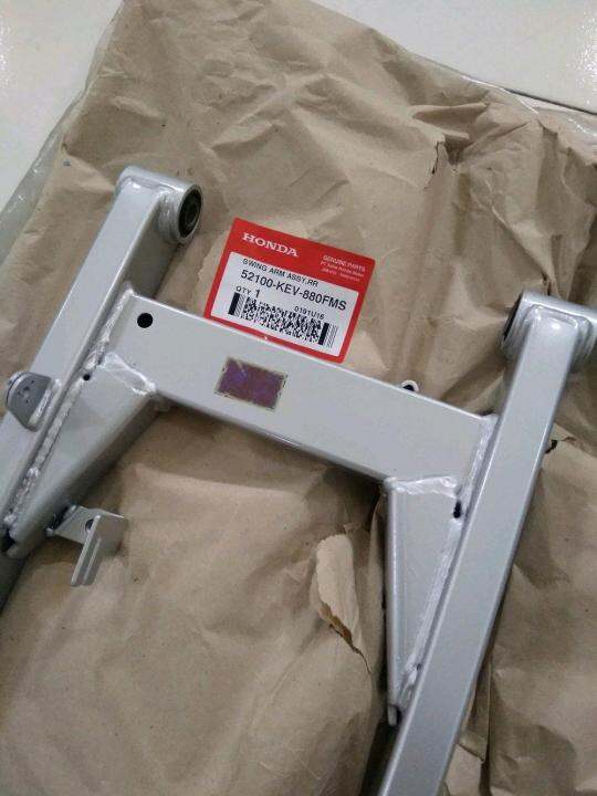 swing arm honda supra x 100 supra fit lama original AHM 122 kol