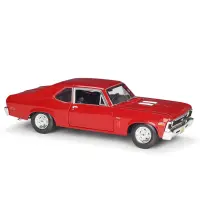 Chevrolet 1970 Nova โมเดล1:18หล่อขึ้นรูปโลหะอัลลอยหล่อแบบคลาสสิกสำหรับรถแบบสำเร็จรูปรถที่มีฐาน