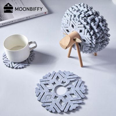 New Christmas Elk Shape Drink Coasters Cup Pads Insulated Round Felt Cup Mats Creative Home Office Table Decor Art Crafts Gift