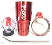 GF แก้วเยติ เก็บอุณหภูมิ ร้อน เย็น ลาย COCA COLA โคคา โคลา โค้ก สีแดง ฟรี !! มือจับแก้ว + หลอดแสตนเลส พร้อมแปรงล้าง + ยางรองแก้ว (คละสี)