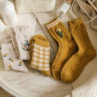 Warm Woman Socks Fashion Floral Embroidery Yellow Frilly Socks Women Harajuku Retro Wool Cashmere Thermal Warm Socks Women