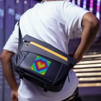 Divoom Pixoo Pixclbag-V กระเป๋าที่ปรับแต่งได้ Pixel Art Creation Messenger Bag กระเป๋าสะพายข้าง , กระเป๋าสะพายข้าง with LED Control App Divoom Bag-V