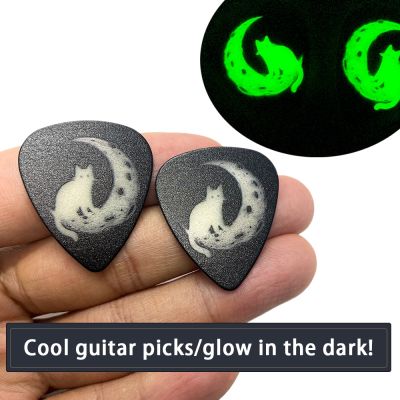 5pcs 0.71mm Luminous Guitar Picks Celluloid Animal Cat Plectrum Acoustic Electric Ukulele Guitar Mediator Accessories Guitar Bass Accessories