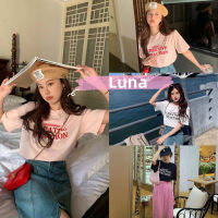 Luna shop?（พร้อมส่งจากกทม มาถึงใน 3-5 วัน）?เดรส?เสื้อ oversize เกาหลี เสื้อ ผญแฟชั่น2023 เสื้อยืดลายตัวอักษร  หลวม ท็อปขาว ins สีชมพู